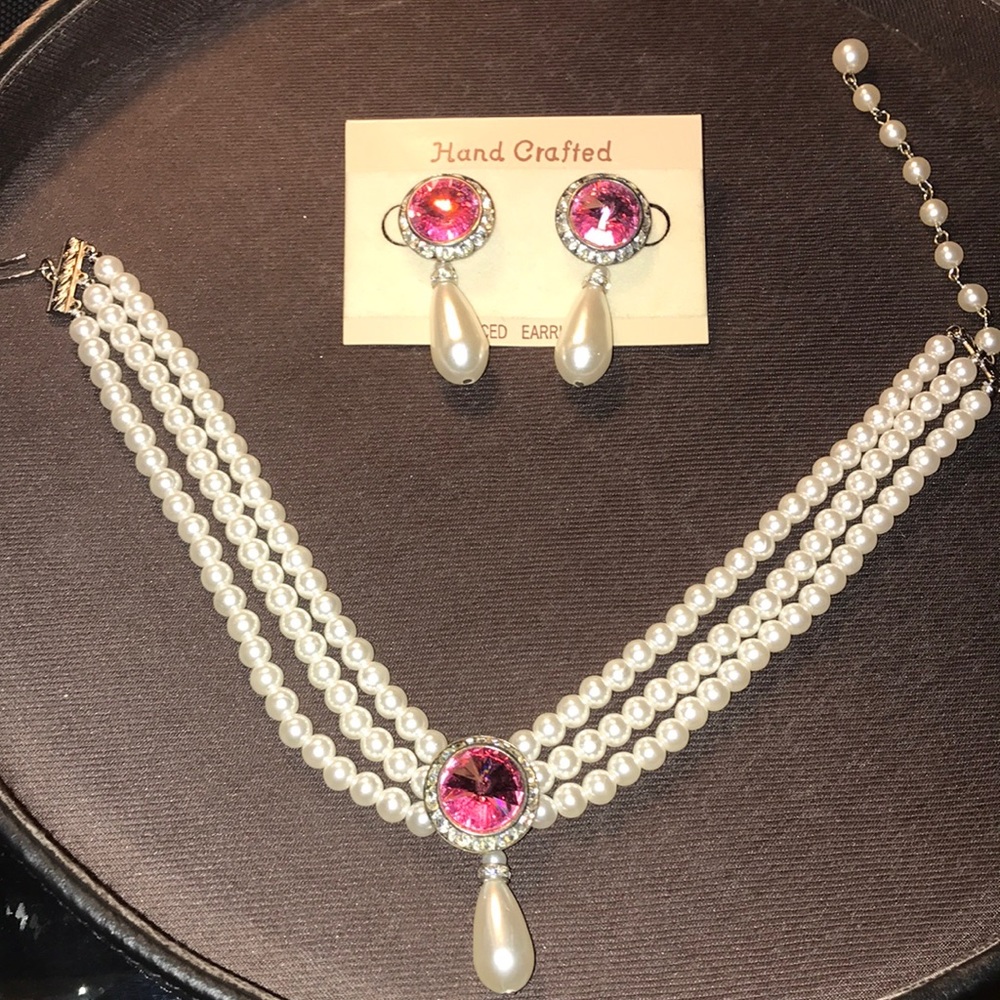 Pearl necklace and earrings set